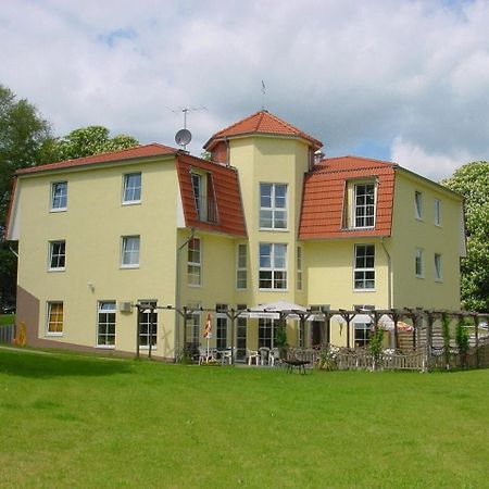 Landhotel Am Peetscher See 미로우 외부 사진