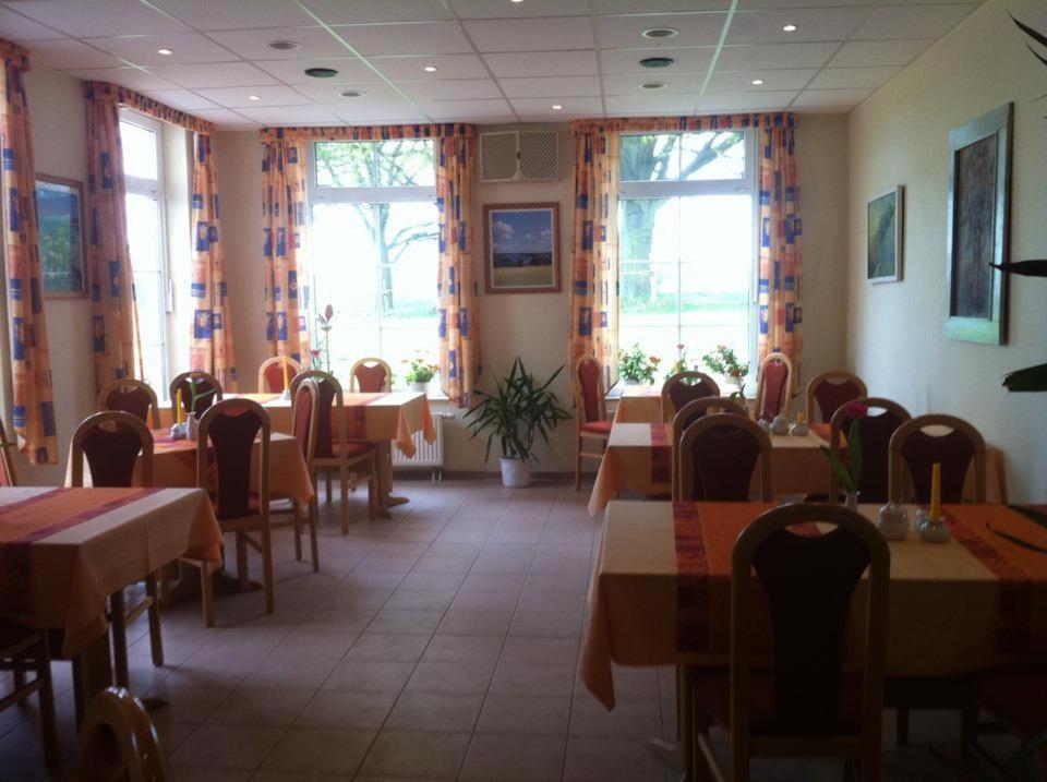 Landhotel Am Peetscher See 미로우 외부 사진