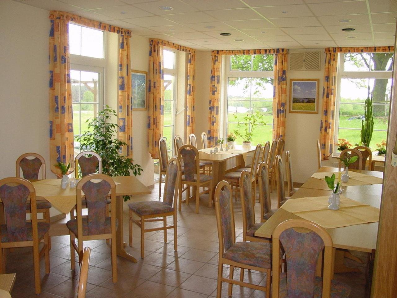 Landhotel Am Peetscher See 미로우 외부 사진