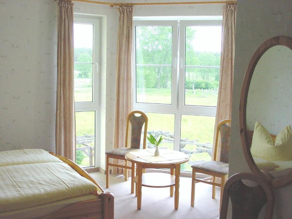Landhotel Am Peetscher See 미로우 외부 사진